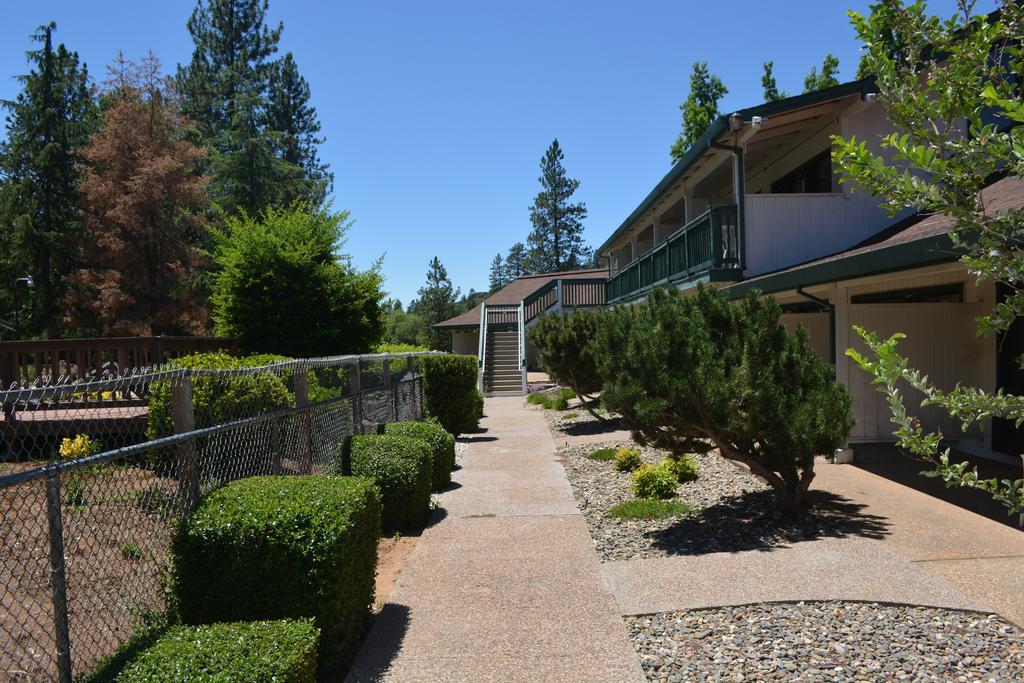 Pioneer Inn & Suites Volcano Buitenkant foto