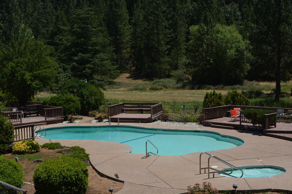 Pioneer Inn & Suites Volcano Buitenkant foto